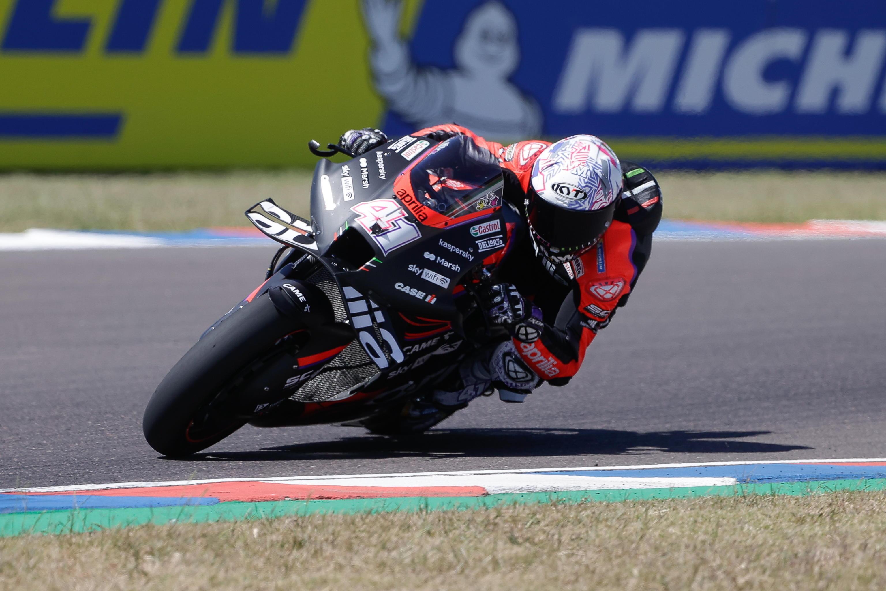 Espargaro in sella all'Aprilia: partirà dalla prima posizione nel Gp di Argentina