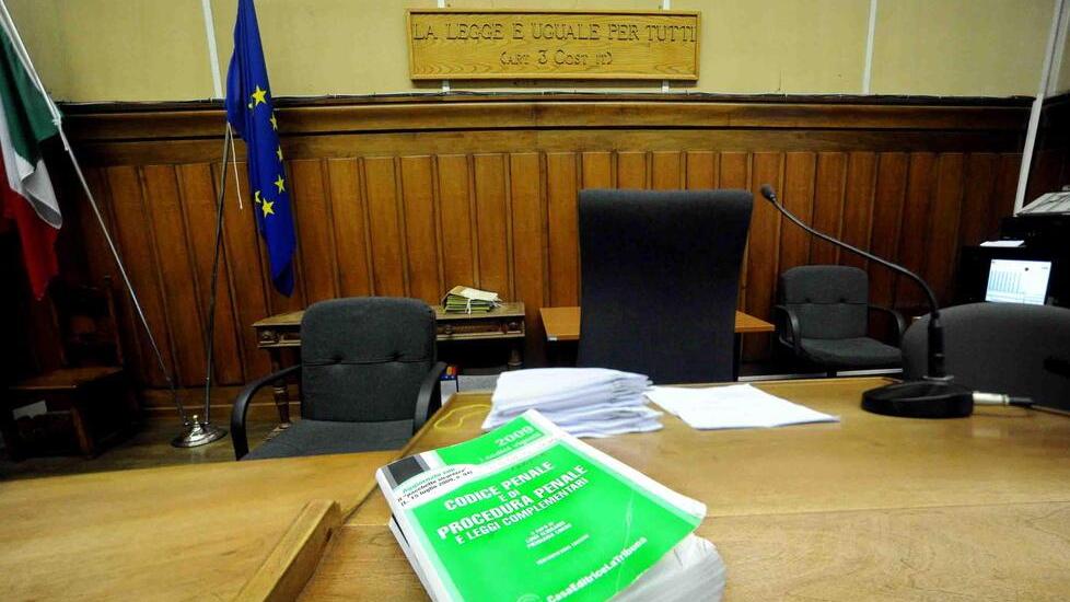 Pontedera: truffano anziana malata, padre e figlia condannati