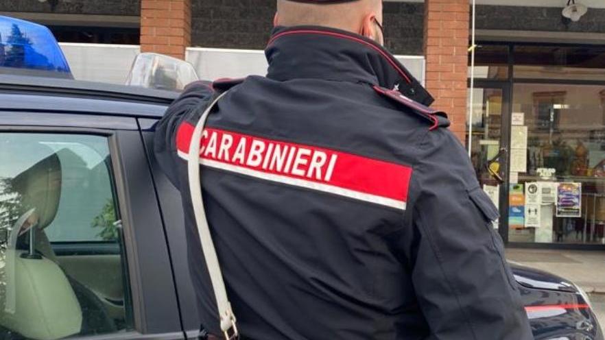 Per due anni picchia e maltratta la moglie: arrestato un 42enne
