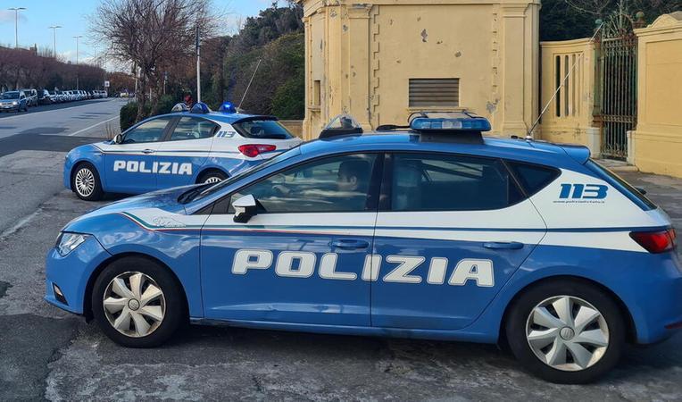Le volanti della polizia in una foto d'archivio