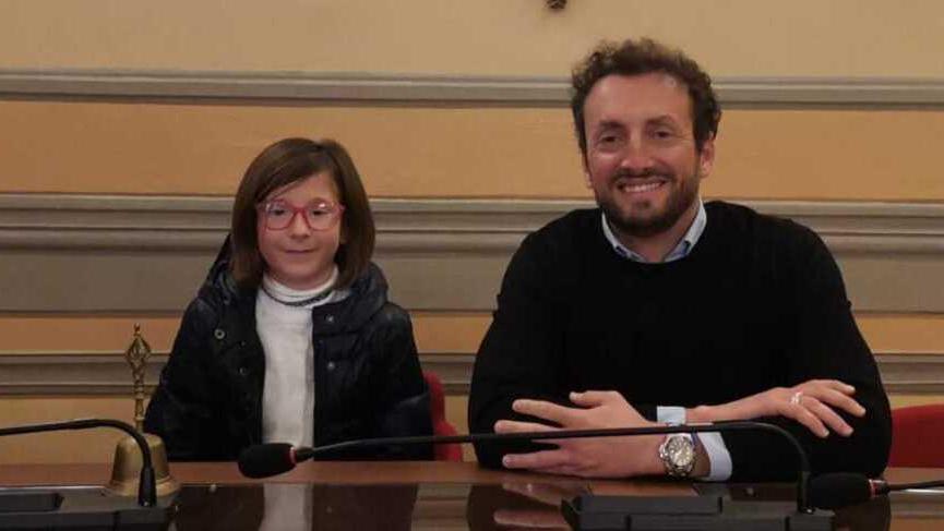 Si avvera il sogno della piccola Sara, ospite del sindaco di Camaiore: «Che emozione»