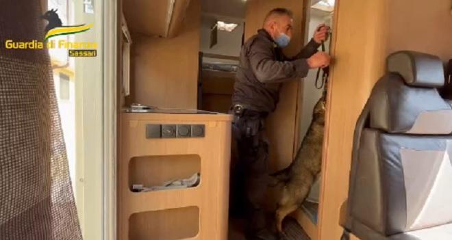 Sequestro record di coca al porto di Olbia: arrestato un 48enne