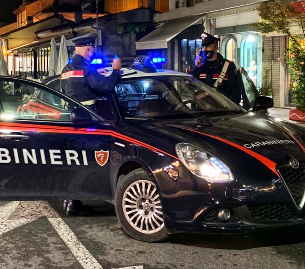 I carabinieri durante i controlli sul litorale