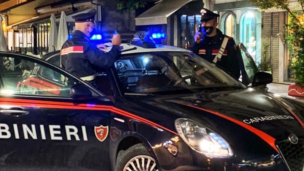 I carabinieri durante i controlli sul litorale