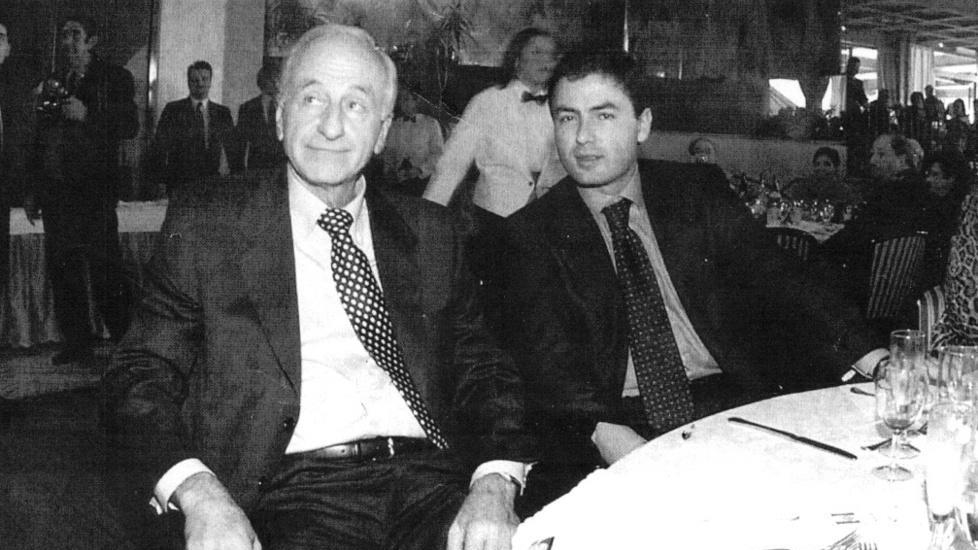 Franco Biondi (a sinistra) assieme all’ex sindaco Ettore Severi, nel 2003