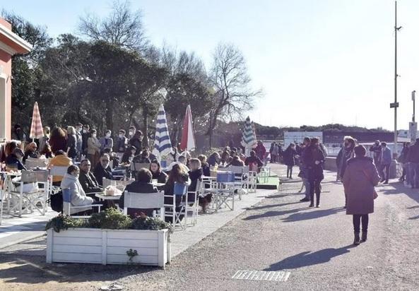 Livorno, suolo pubblico per bar e ristoranti: «Gratuità estesa fino al 30 giugno» 