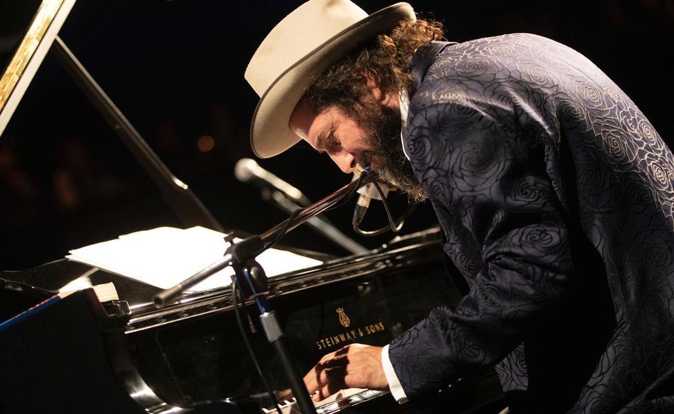 Capossela, viaggio all’inizio degli anni ’90: «Amo Ferrara e i suoi luoghi metafisici» 