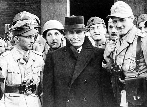 Modena revoca la cittadinanza onoraria a Benito Mussolini