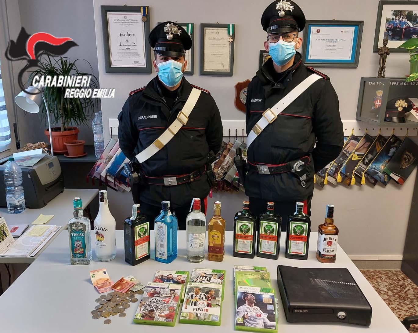 Gualtieri: senza patente e alla guida di un'auto rubata sfonda posto di blocco, arrestato 