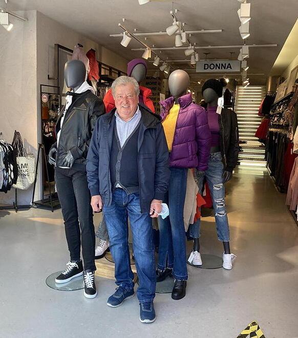 Il presidente del Ccn Cecina Centro Roberto Bartoli nel negozio Terranova