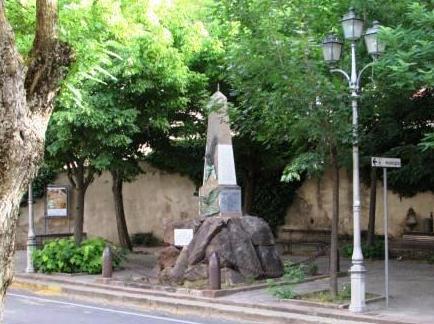 Laconi, la nuova piazza Marconi ritorna al fascino del passato 