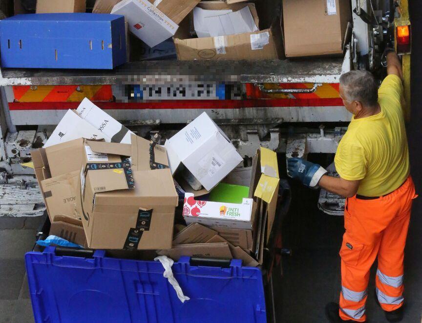 Carpi, i residenti: «Differenziata sì, ma toglieteci i dubbi» I bidoncini in casa e i costi fanno temere 