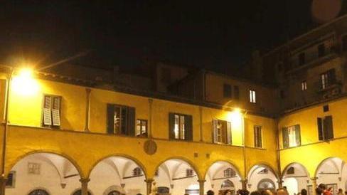 L'uomo si aggirava armato nella zona di piazza Vettovaglie