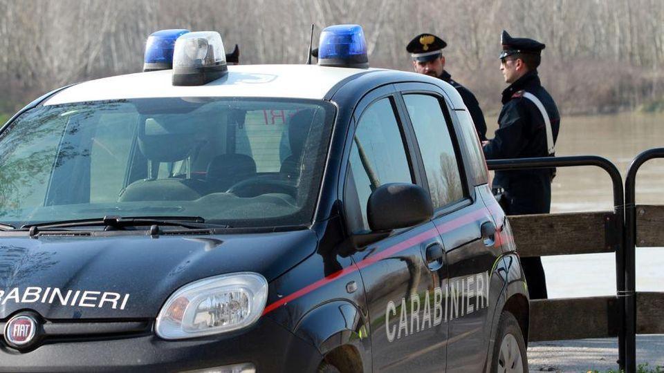 Donna, giovane e bianca. L’autopsia sul cadavere esclude scomparse datate 