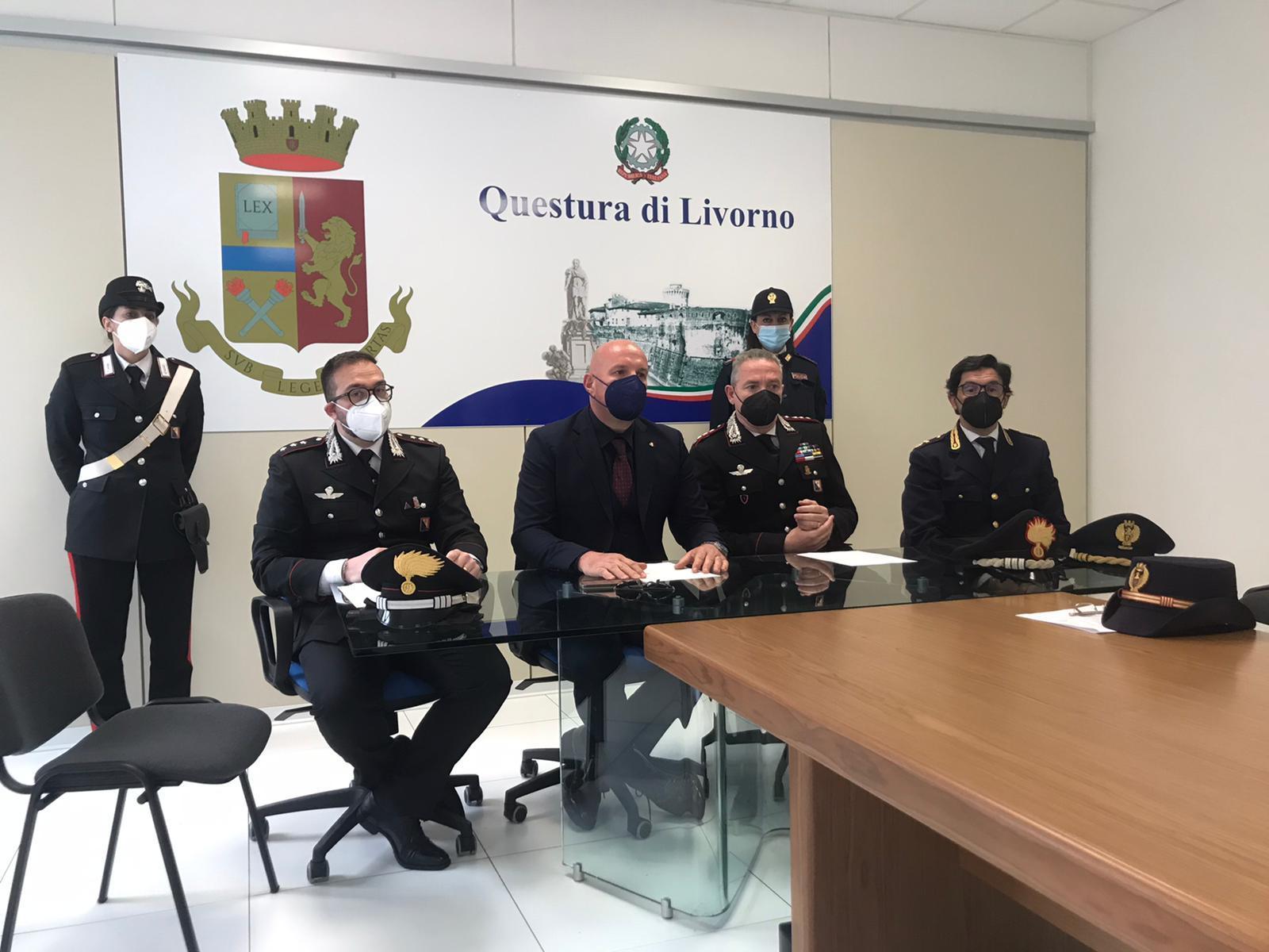 Un momento della conferenza stampa in questura