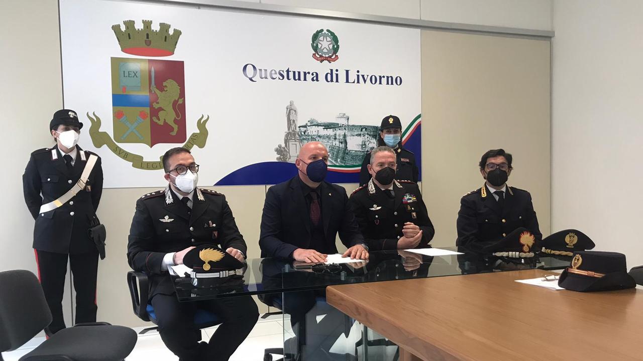 Un momento della conferenza stampa in questura