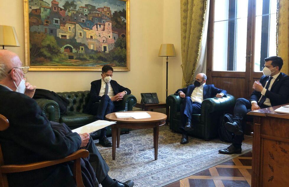 Un momento dell’incontro degli amministratori pisani al ministero