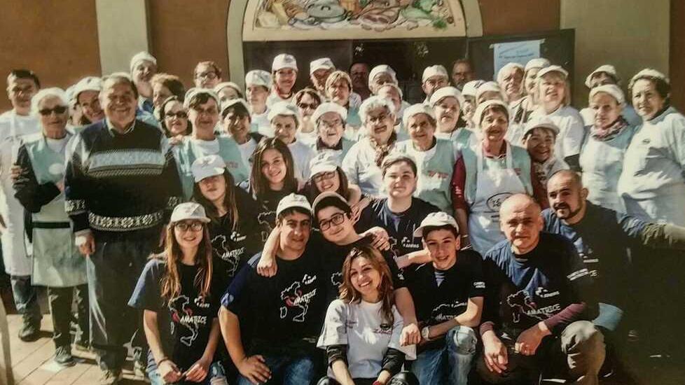 Foto di gruppo dello staff della Sagra durante un’edizione passata