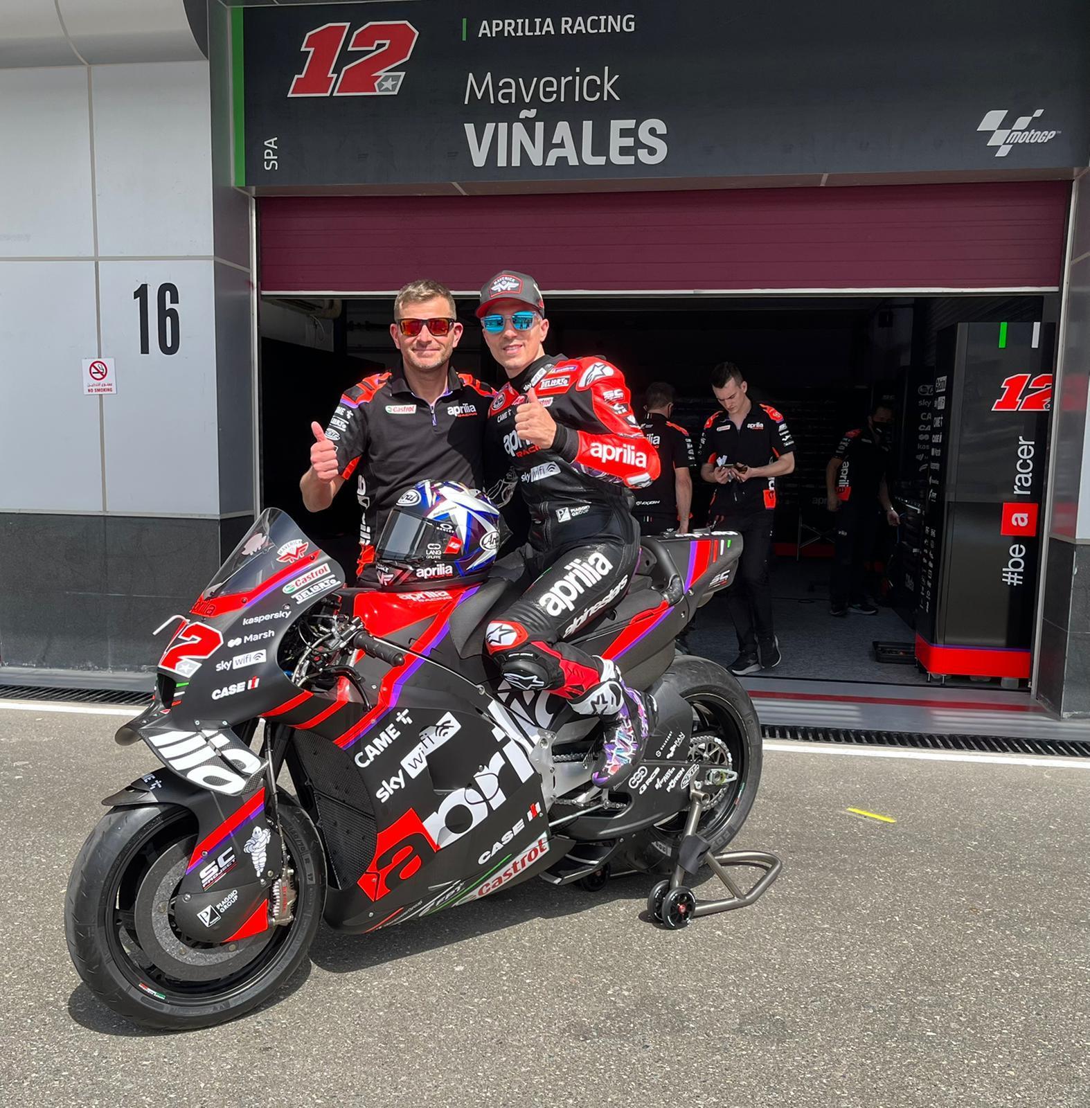 Il professionista dell’Aprilia con il centauro
