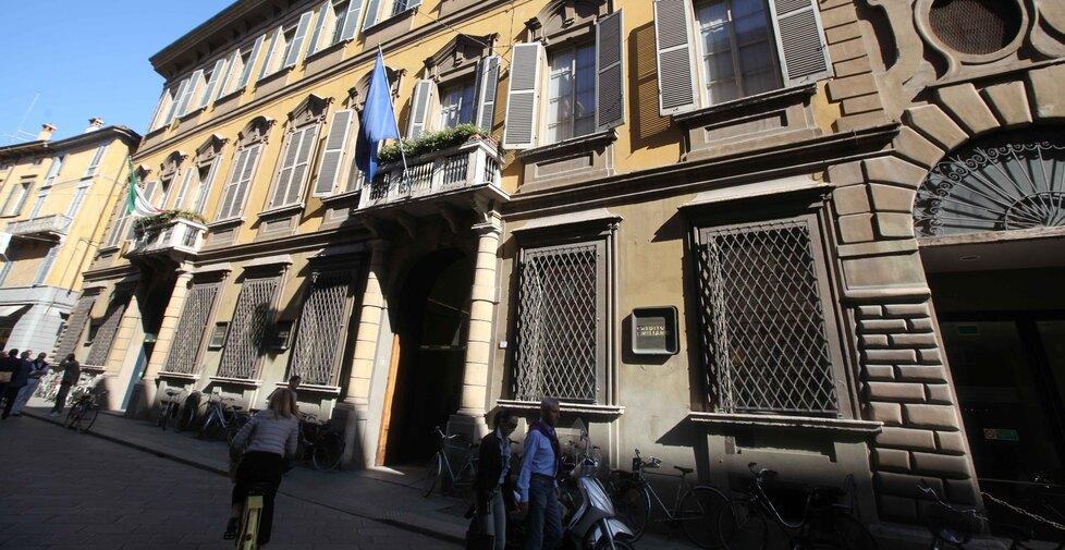 «Rubati 400mila euro ai tre clienti». A Reggio Emilia Pm chiede la condanna del bancario 