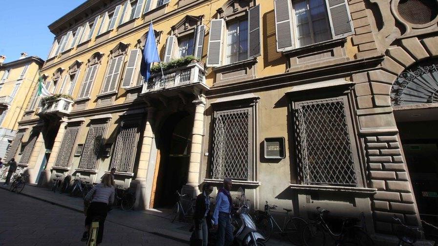 «Rubati 400mila euro ai tre clienti». A Reggio Emilia Pm chiede la condanna del bancario