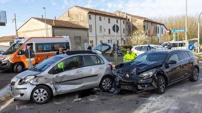 Scontro sulla via Copparo: due donne ferite