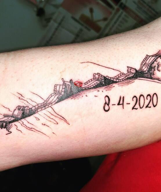 Il sopravvissuto: «Un tatuaggio dedicato alla vita» 