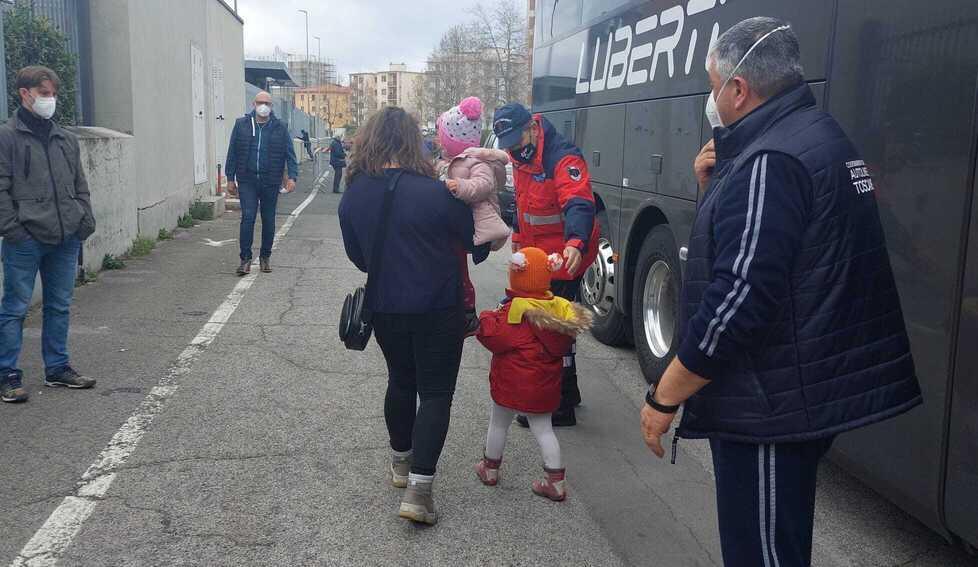 È tornato il bus solidale mamma con due bimbe sono ospiti a Rosignano 
