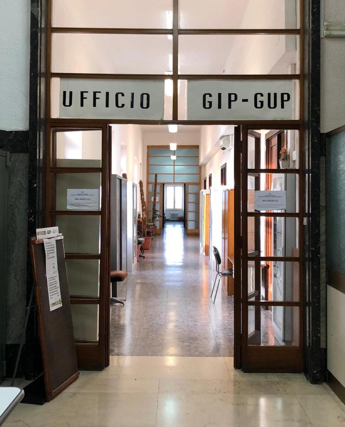 Ossi, primo morto per covid: due medici davanti al gup 