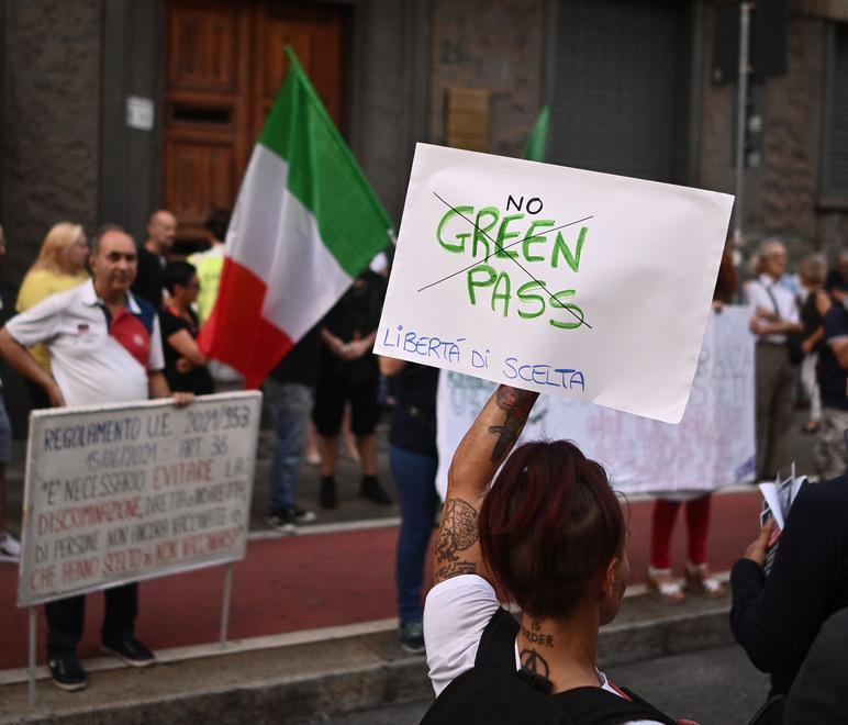 Covid Multe agli over 50 no-vax modenesi: «Non le paghiamo» 