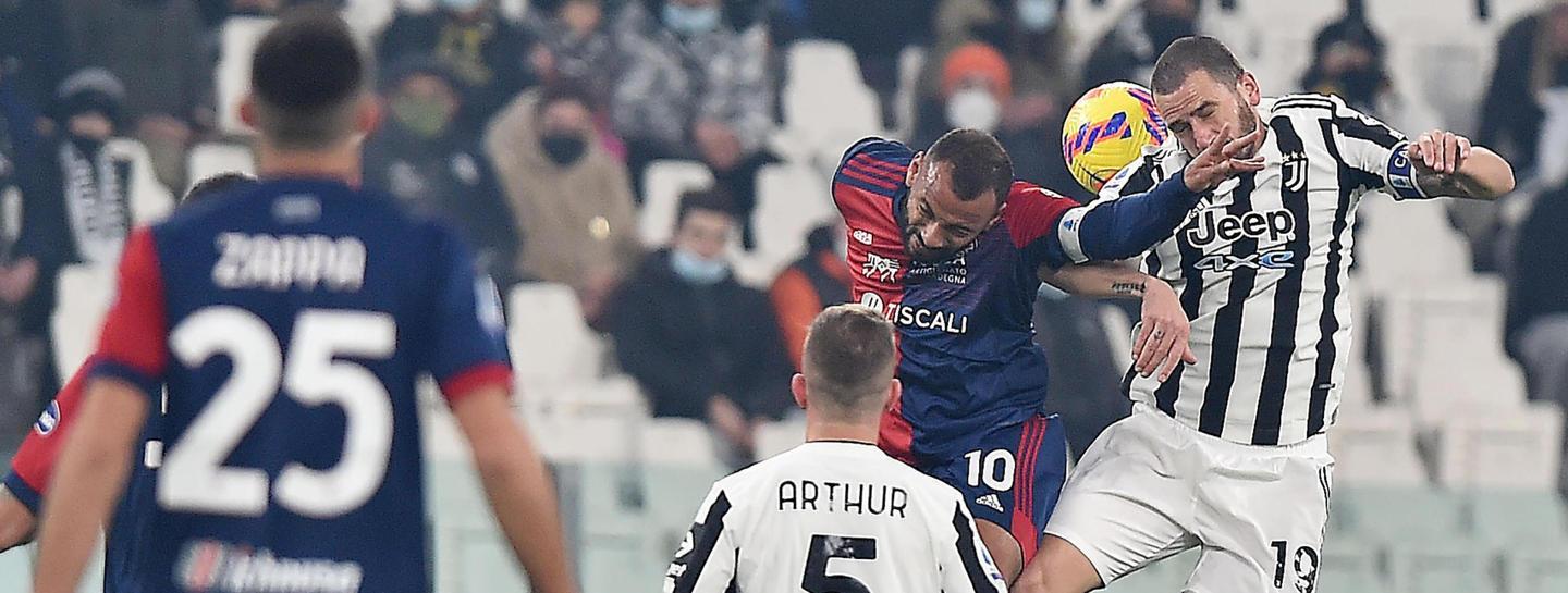 Duello Joao Pedro-Bonucci, un duello che ritornerà oggi all'Unipol Domus