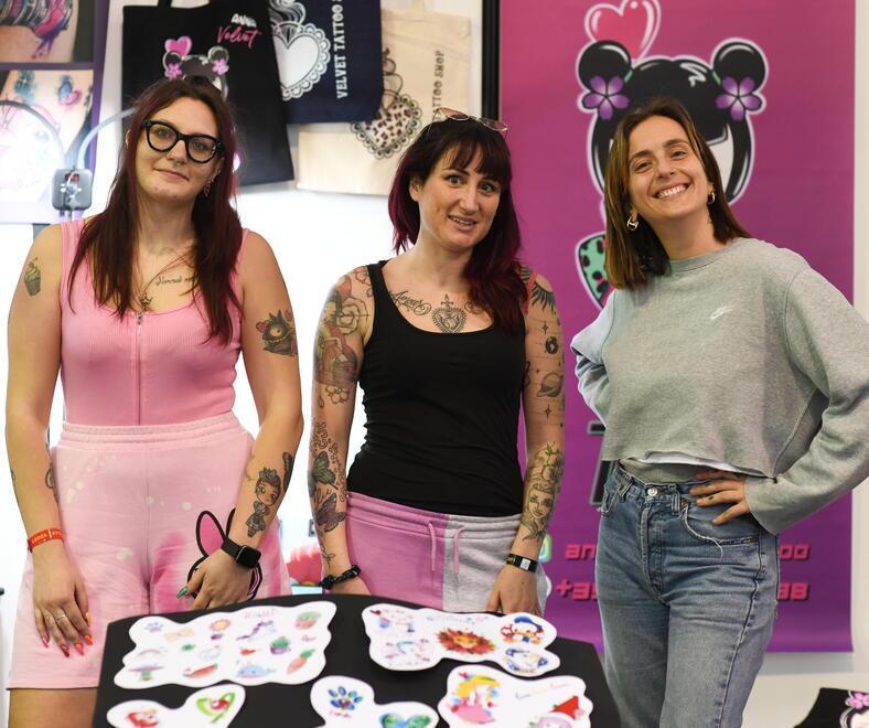 Anna Santini con le sue collaboratrici