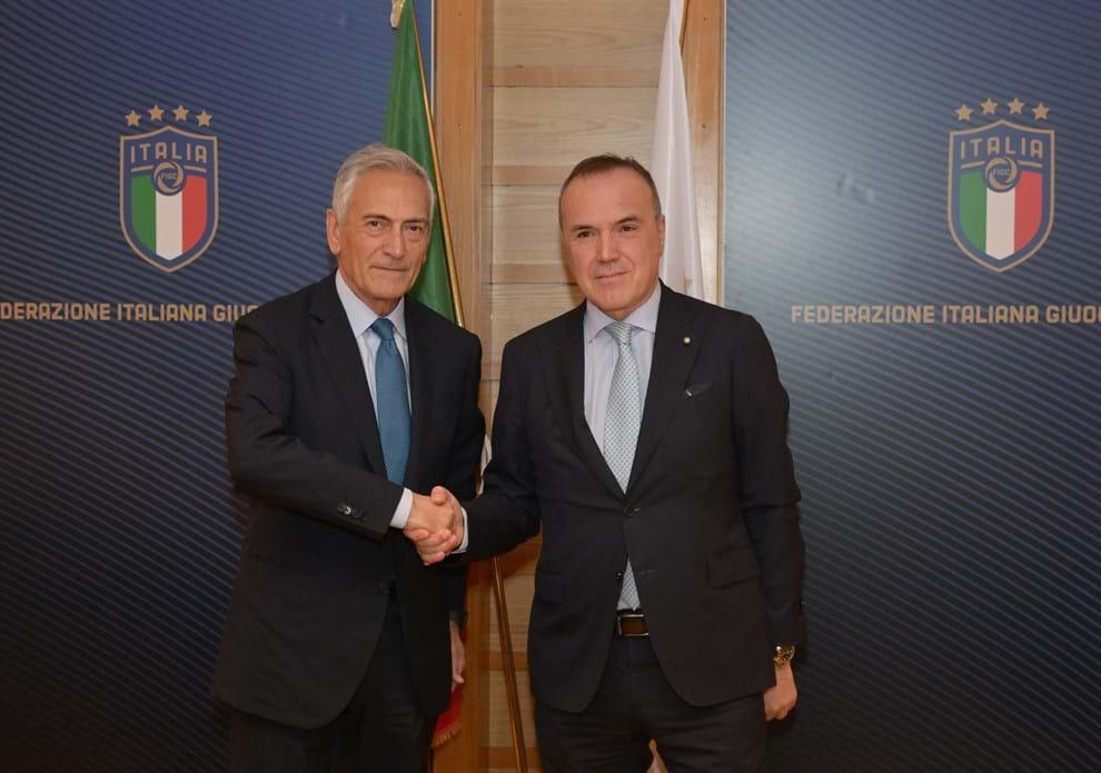 Il presidente della Figc Gabriele Gravina con quello della Lega di serie B Mauro Balata
