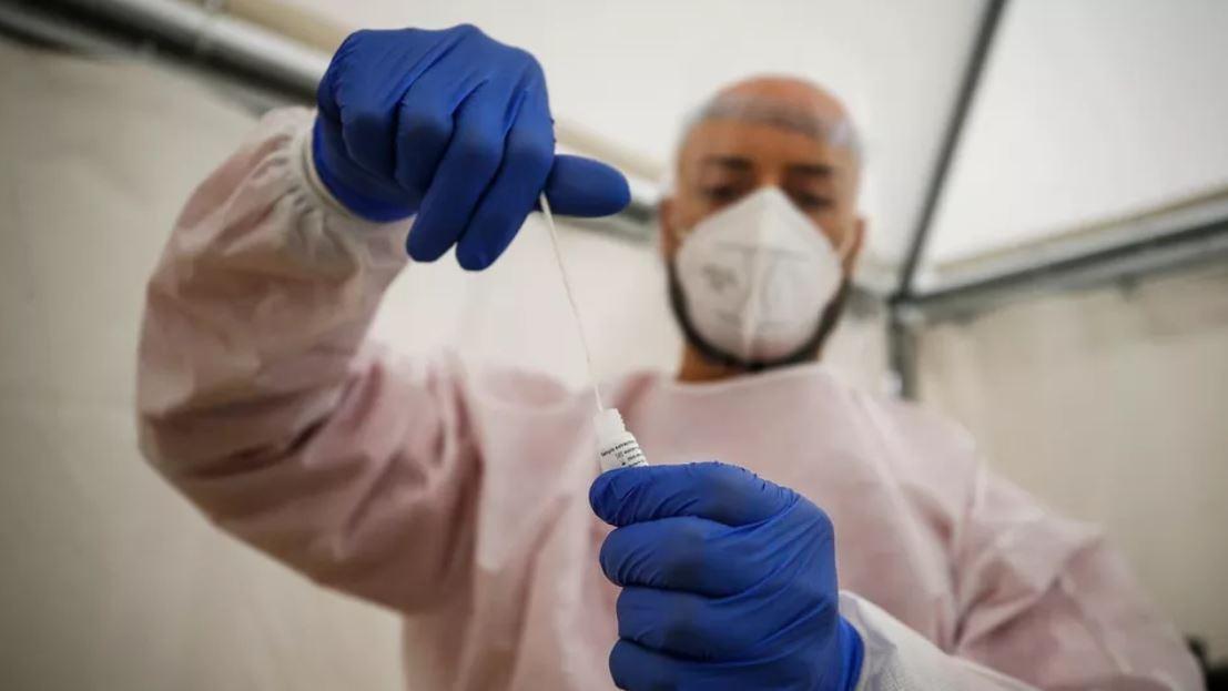 Coronavirus, altri 323 positivi e un decesso nel Ferrarese