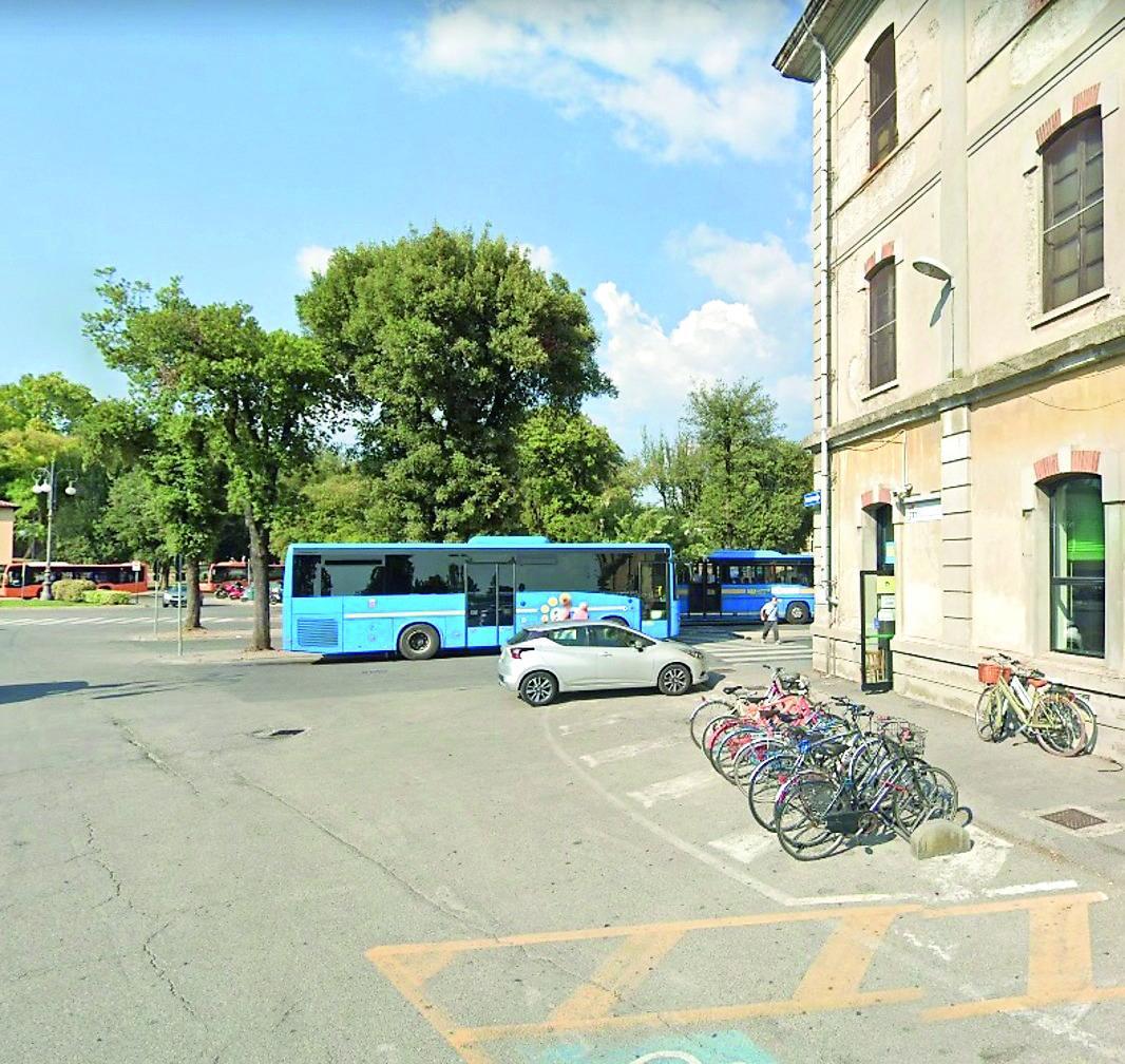 Bici rubate e abbandonate per mesi nelle rastrelliere 
