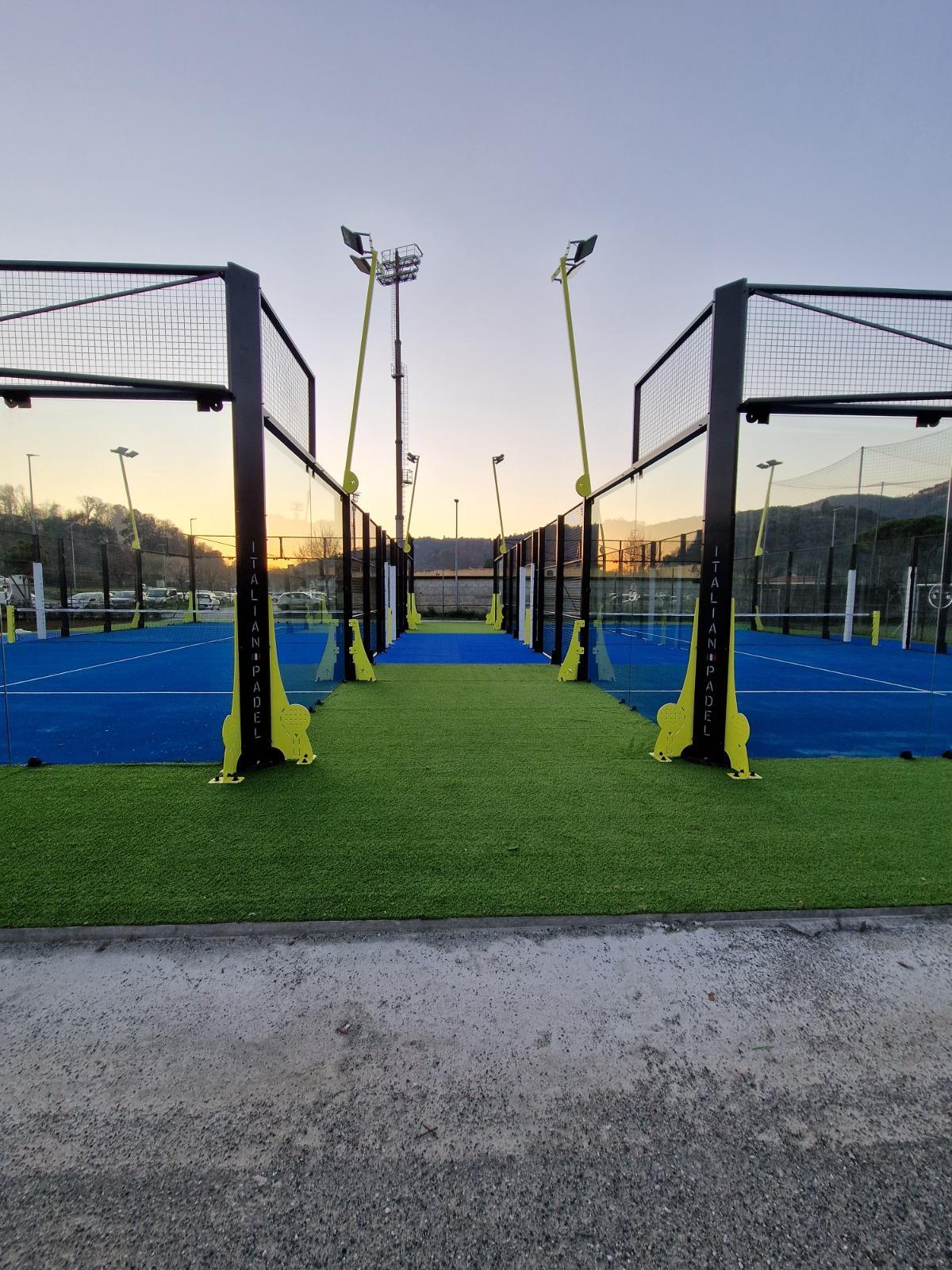A Camaiore apre la prima scuola di padel della Versilia: i tecnici, gli orari, il progetto