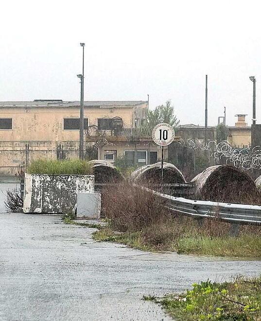 Due interrogazioni parlamentari contro la base militare a Coltano 