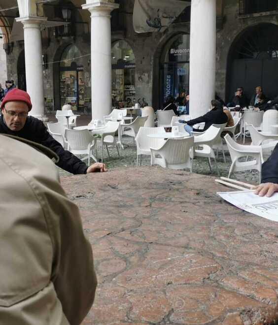 Modena. I no vax imbrattano la Preda Ringadora con la “Z” 