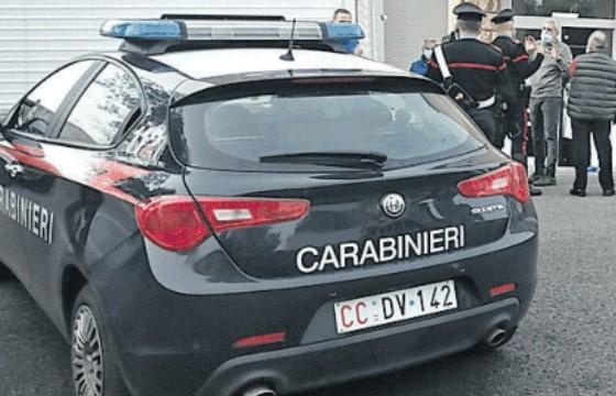 Norbello, chiede aiuto per cercare il padre: i carabinieri gli trovano la droga 
