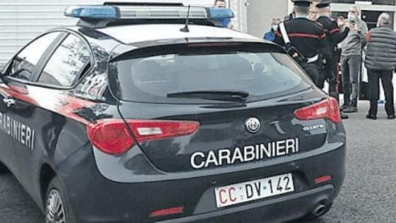 Norbello, chiede aiuto per cercare il padre: i carabinieri gli trovano la droga 