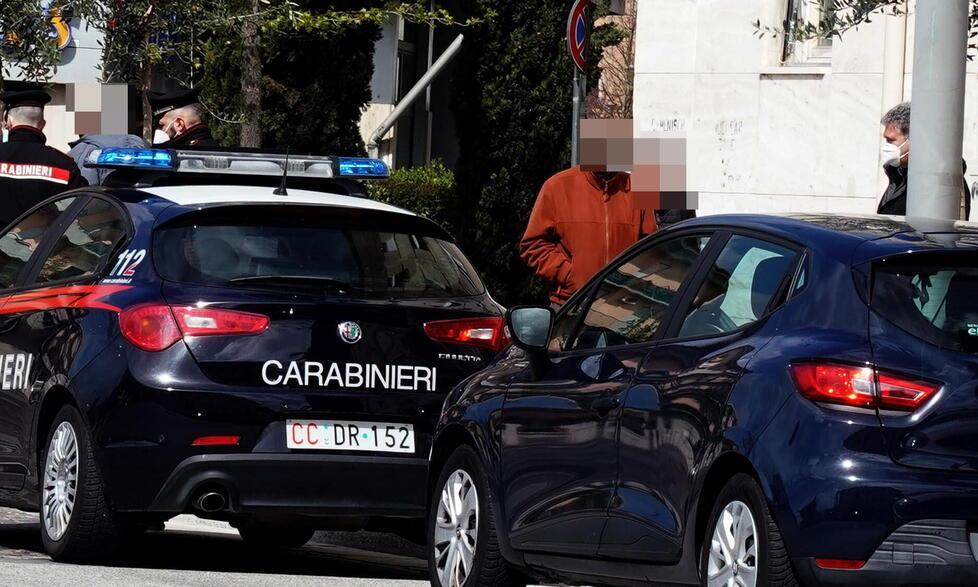 Un momento della retata