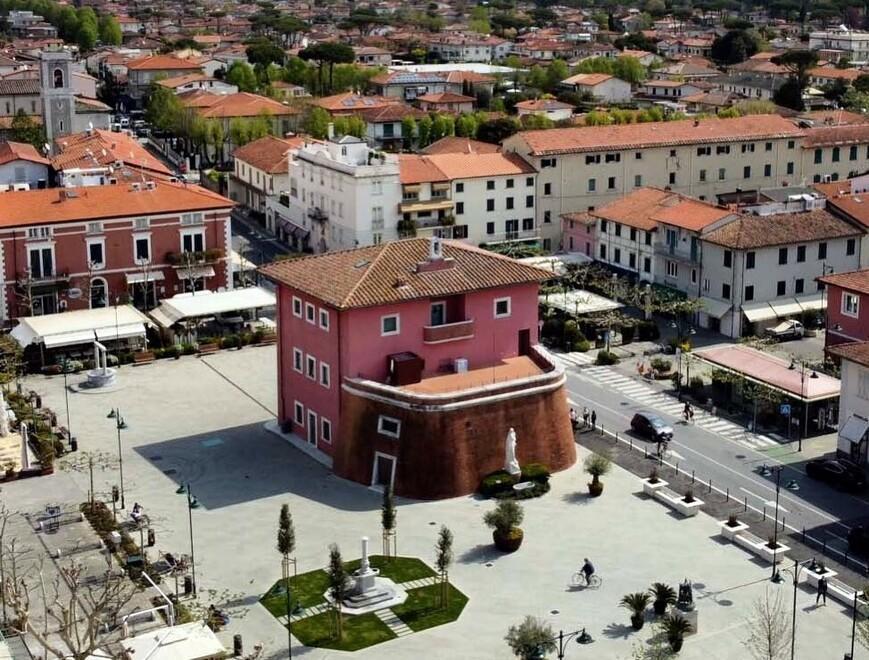Sopra il Fortino nel centro del paese