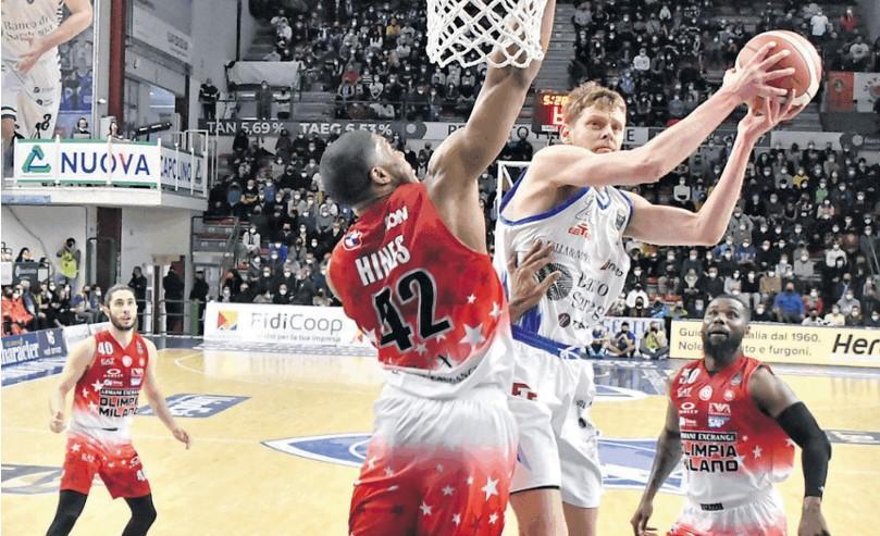 La Dinamo si gioca il 4° posto a Pesaro 