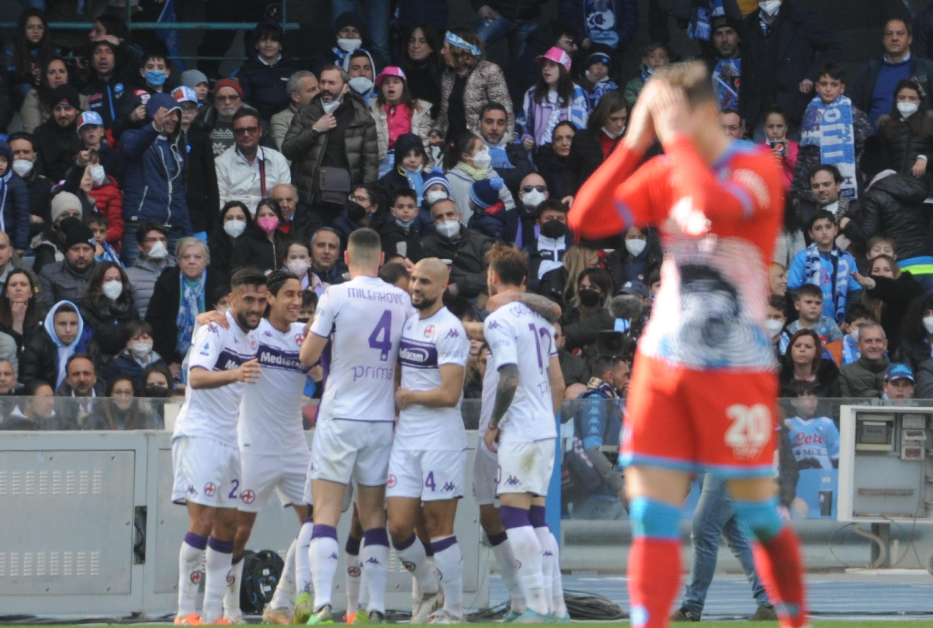 Festa Fiorentina al Maradona: la Viola batte il Napoli 3-2 (Foto Ansa/Cesare Abbate)