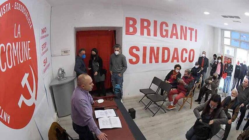 Vittorio Briganti, La Comune: il ritorno di falce e martello