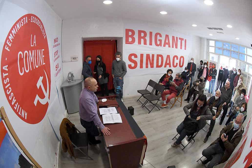 Vittorio Briganti, La Comune: il ritorno di falce e martello