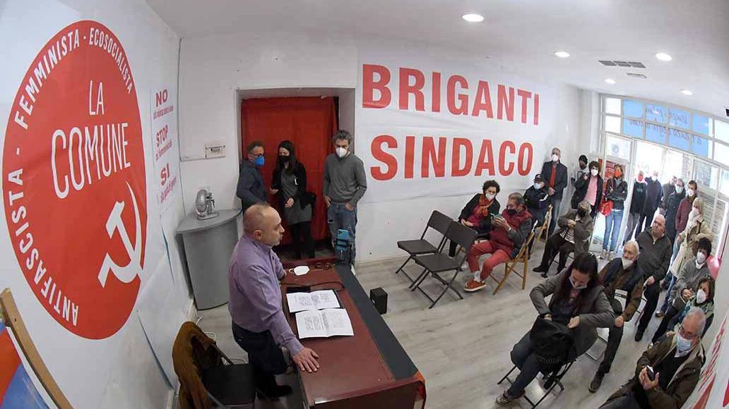 Vittorio Briganti, La Comune: il ritorno di falce e martello