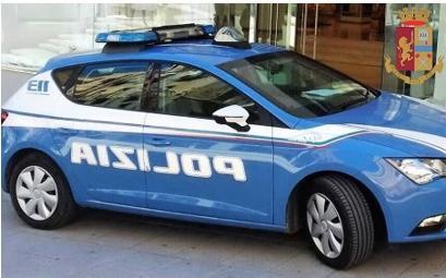 Viareggio, ruba all'Esselunga e spintona il vigilante: fermato, in tasca spunta anche la cocaina