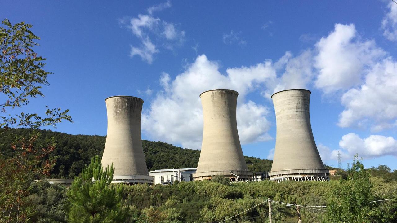 Gli impianti di geotermia di Larderello, nel comune di Pomarance
