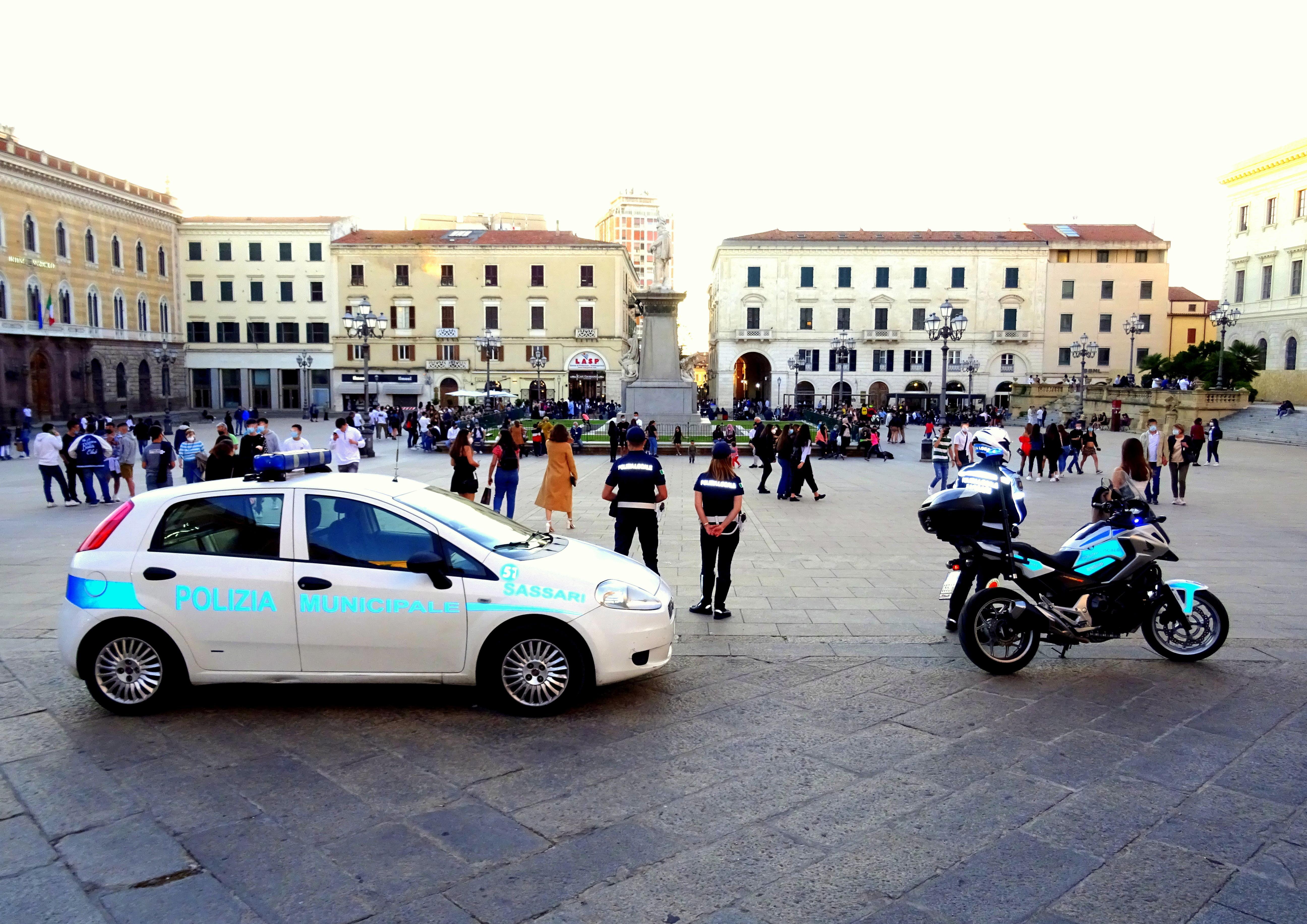 Sassari, barista serve alcol a minorenni: denunciato e sanzionato 